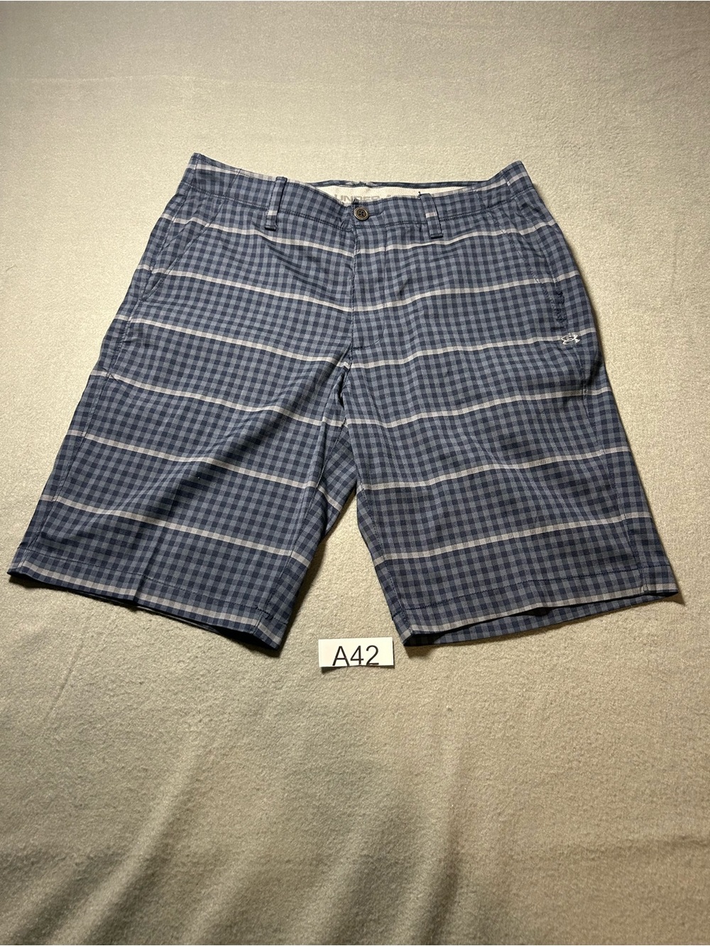 Under Armor Men's Blue Plaid Casual Shorts